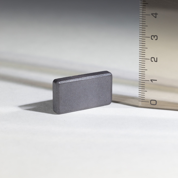 feritovy-magnet-hranol-28x15x5