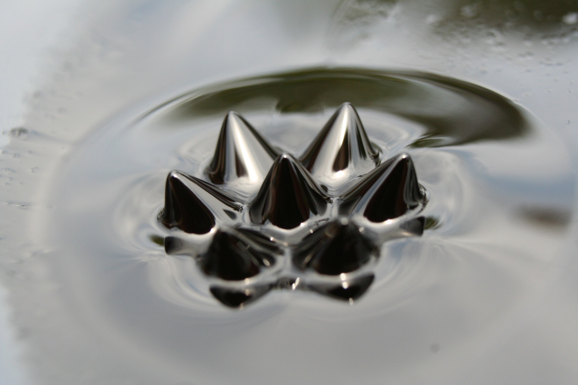 liquid-709491_1920
