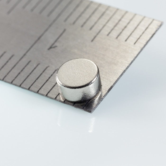 neodymovy-magnet-valec-pr-4x2-n-80c