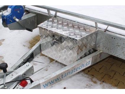 Hliníkový box skosený 500x600x300x350mm