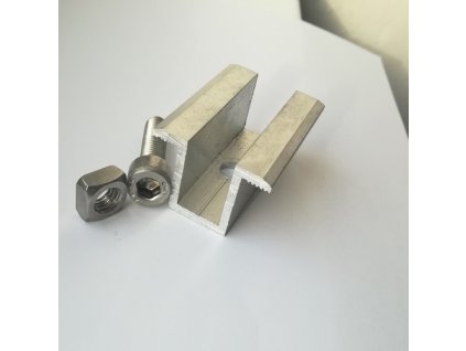 37775 hlinikovy stredovy uchyt 30 mm