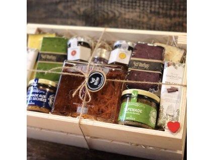 Debnička Woman s ginom Cubical Kiss