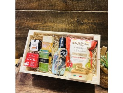 Drevená darčeková debnička s olivovým olejom