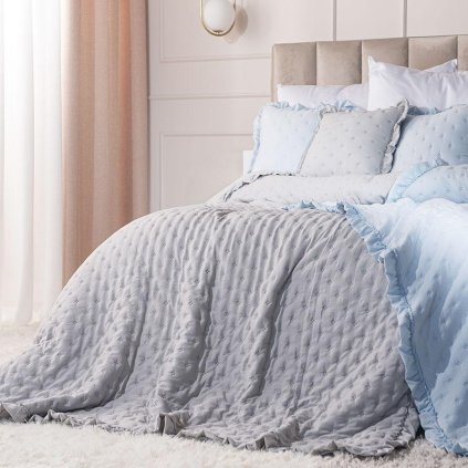 75672 sivy prehoz na postel s volanom werona 220x240 cm