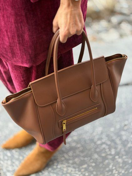 camel kožená shopper kabelka s dlhými ušami a predným zipsovým vreckom