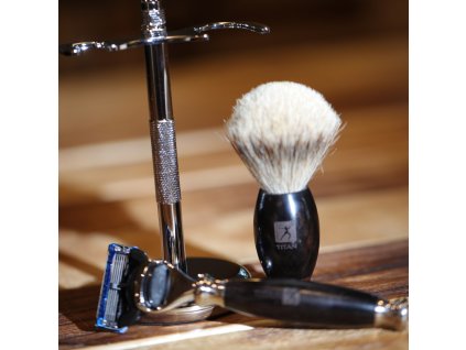 31551 darkova sada titan ebenovy holici strojek s cestovnim gumovym pouzdrem stojanek a stetka ve stylove krabicce
