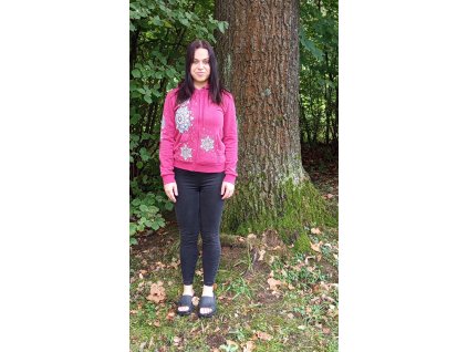 Mikina s kapucí růžová s dlouhým rukávem s motivem modrobílého ornamentu