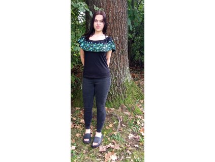 Černé tričko bez rukávů s volánovým výstřihem dekorovaným pomněnkami