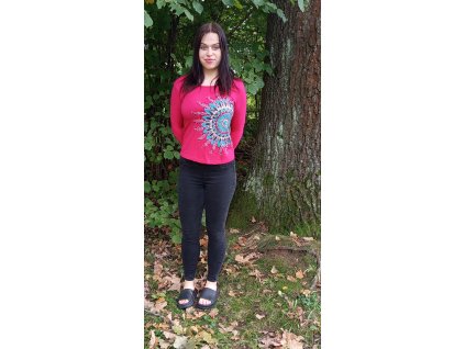 Růžové tričko s dlouhým rukávem s malovanou barevnou mandalou