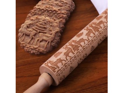 Dřevěný váleček na cukroví - vánoční stromečky, jeleni