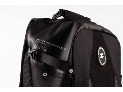 8transition bag evo black red batoh pro triatlety