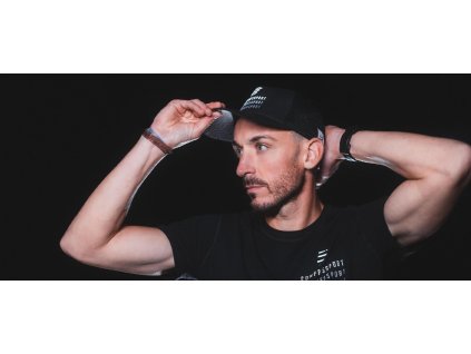 Compressport Trucker Cap - Black Edition 2023 Univerzální Černá/Bílá (Velikost Univerzální, Barva Černá/Bílá)
