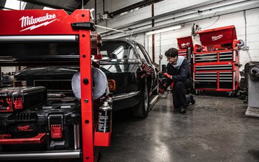 Milwaukee Garage Tour 2024: Získejte Možnost Prezentace Nářadí Milwaukee Přímo ve Vašem Autoservisu!