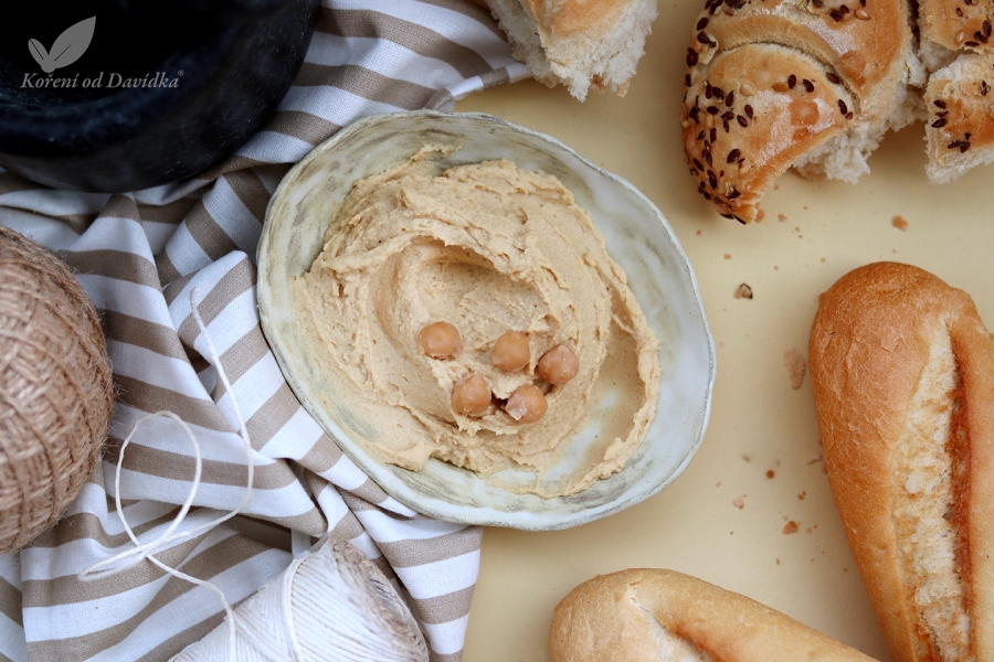 Základní hummus