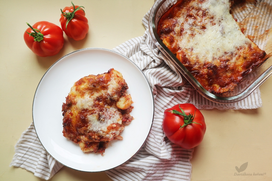 Bramborové noky zapečené s rajčatovou omáčkou