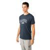 1065654 bth25 apparel ssgraphictee sr nvy 00410