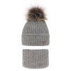 Zimná čiapka s huňatým brmbolcom a nákrčníkom (Veľkosť UNI, Farba Sivá)