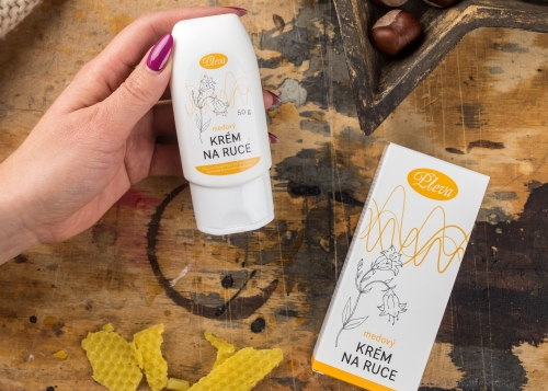 medovy-krem-na-ruce-50g-flatlay15-500