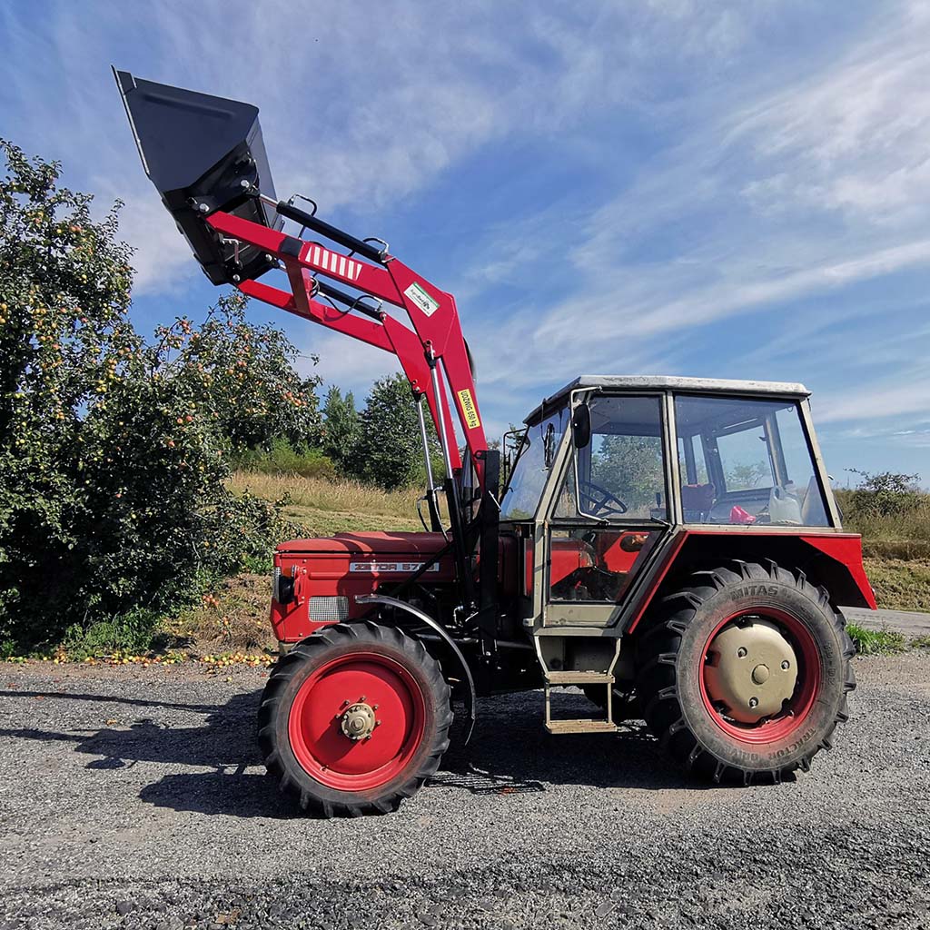 Ukázky montáže čelních nakladačů