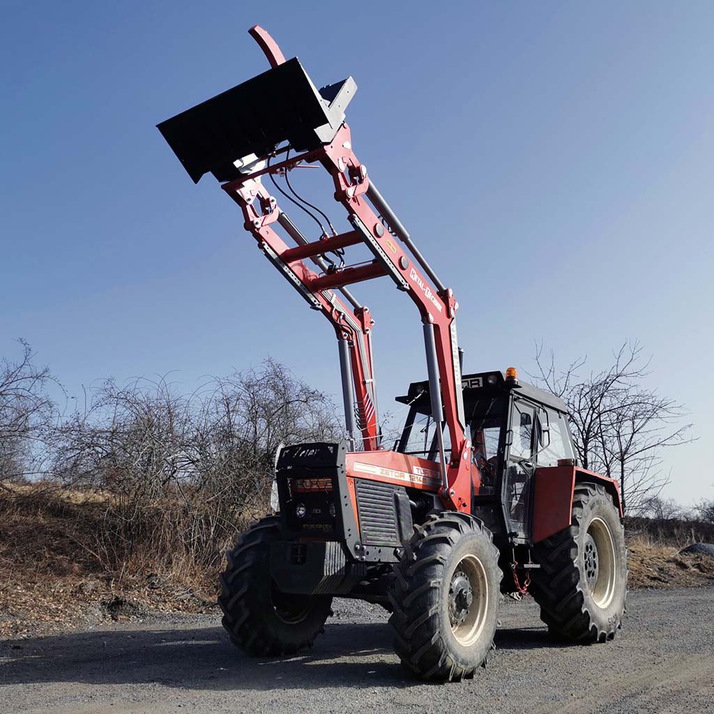 Ukázky montáže čelních nakladačů