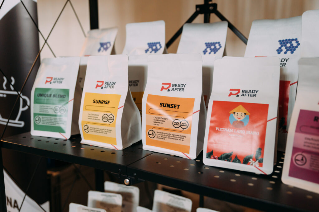 kávy READY AFTER na poličke