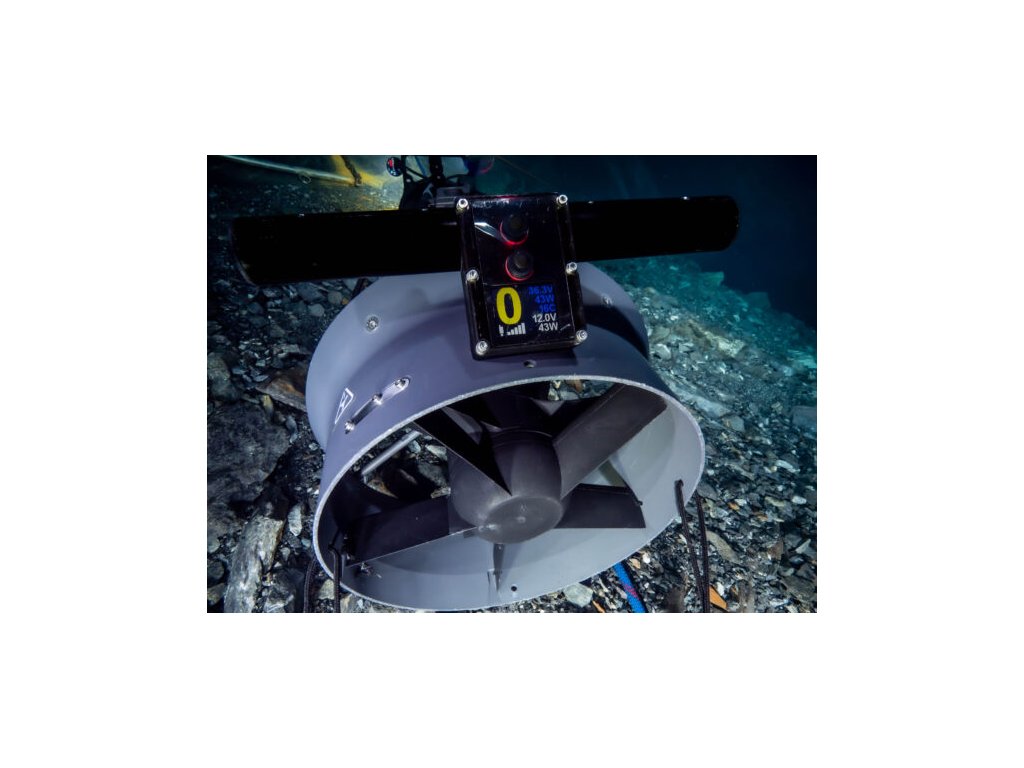 Analýza telemetrických dát na displeji: zobrazenie napätia (36.3V), aktuálneho odberu (43W) a teploty okolia (16°C).