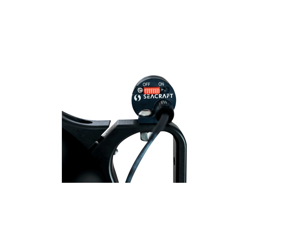 Detail ovládacieho rozhrania s mechanickým prepínačom ON/OFF integrovaného na konzole držiaka svetla.