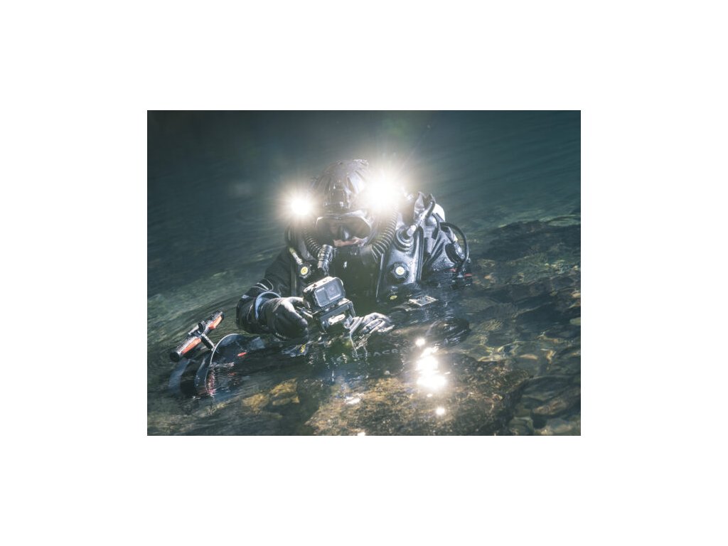 Integrácia kamerového systému na hornú časť DPV s využitím W26 hlavy pre optimálny zorný uhol v horizontálnej polohe potápača.