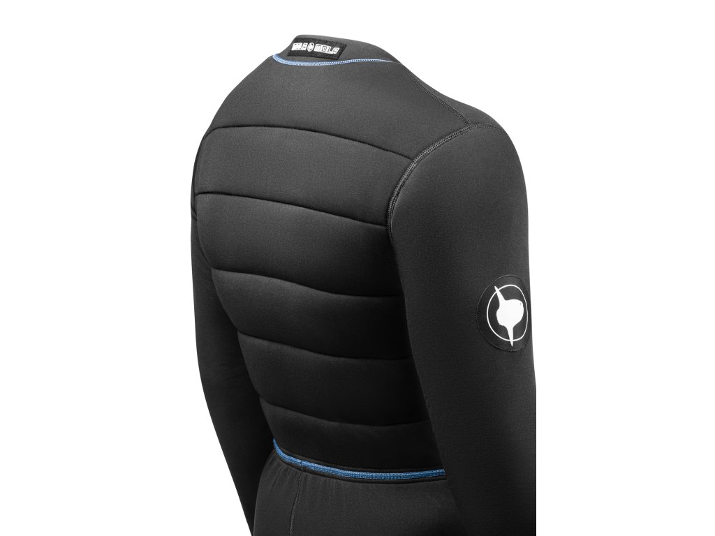 Pohľad na chrbtovú časť s horizontálnym prešívaním, ktoré zabraňuje migrácii izolačnej výplne a zabezpečuje rovnomernú tepelnú ochranu.