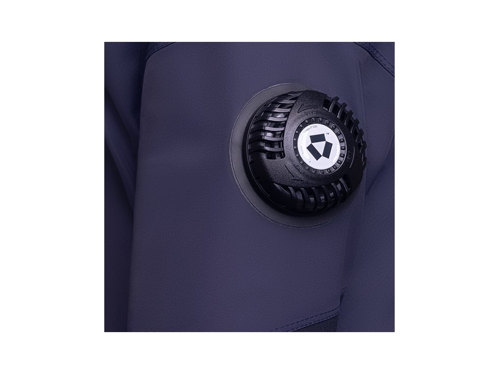 Detailný pohľad na nízkoprofilový vypúšťací ventil Apeks so stupňovitou reguláciou citlivosti odfuku plynu.