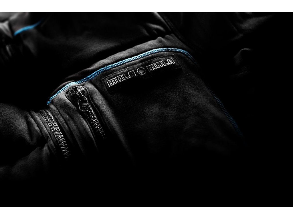 Integrovaný prechod pre hadicu P-ventilu a káblovanie elektrického vyhrievania.