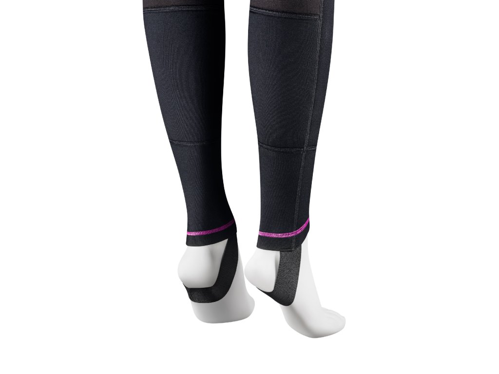 Zadný pohľad na špeciálny oblúkový zips (drop-seat) uľahčujúci osobnú hygienu bez nutnosti vyzliekania celého systému.