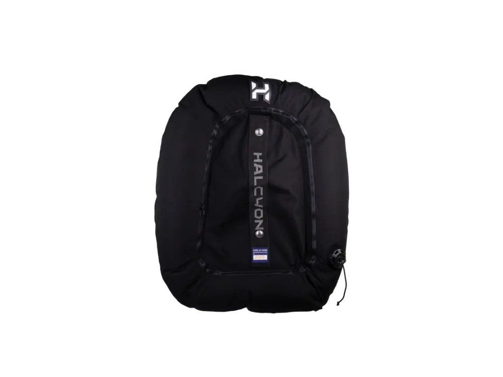 Detail stredového panelu s nerezovými priechodkami pre fixáciu k backplatu a centrálnym zipsom pre prístup k duši.