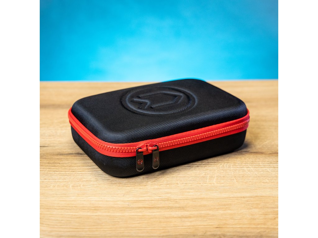 Ochranné transportné puzdro s vysokou hustotou materiálu a logom Divesoft pre bezpečnú logistiku prístroja.