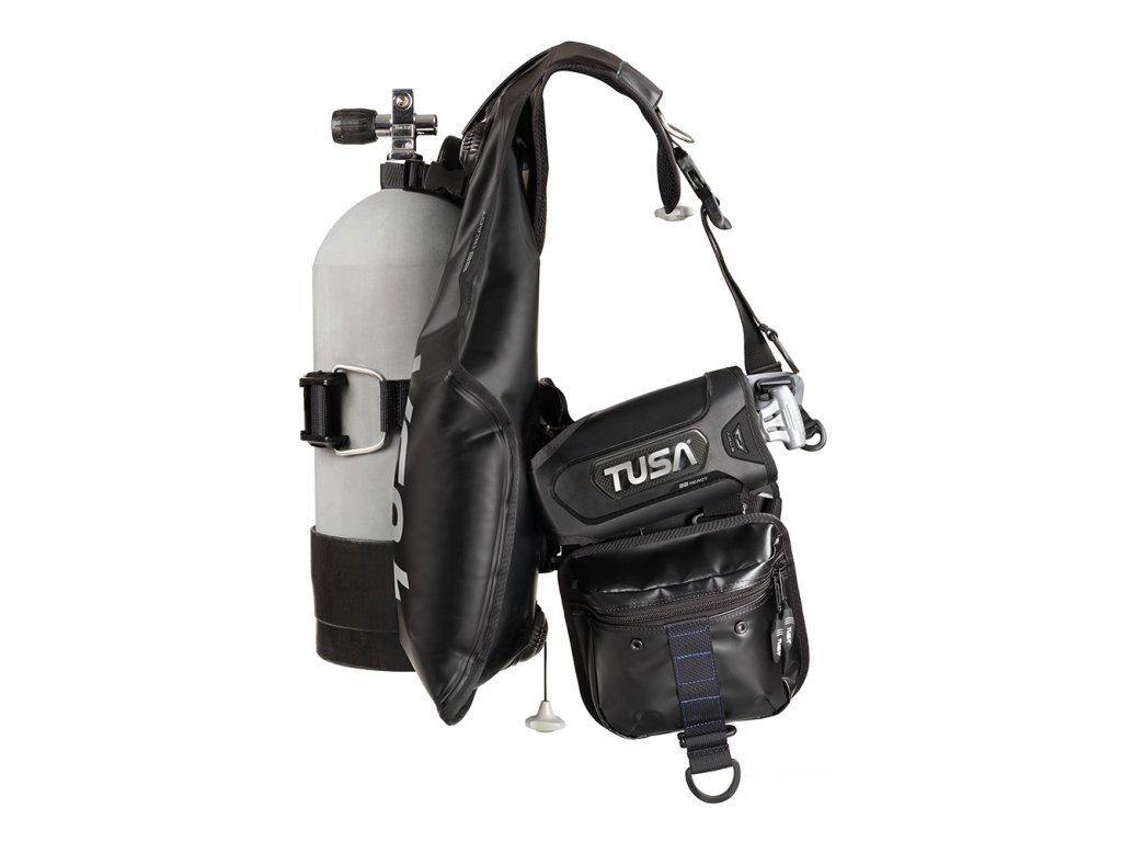 Bočný pohľad na cargo vrecká so zipsom a rozmiestnenie nerezových D-krúžkov pre uchytenie stage fliaš alebo príslušenstva.