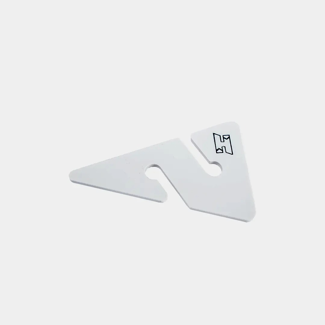 Pohľad na materiálové spracovanie a matnú textúru povrchu eliminujúcu nežiaduce svetelné odlesky pod vodou.