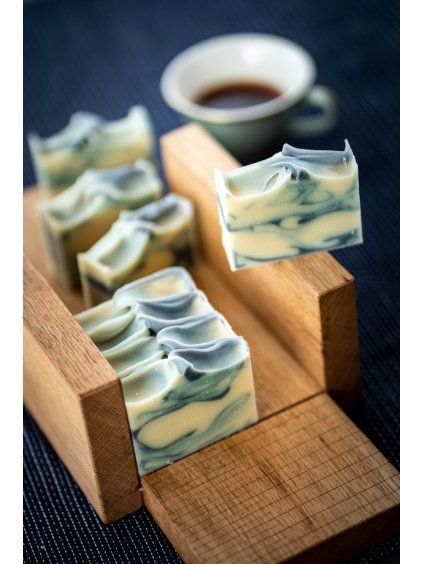 0F80EA8F 3CDF 4994 BBE3 9DEADD575ED3