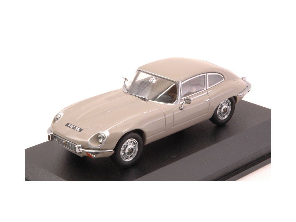 0013710 jaguar v12 e type coupe beige 1 43