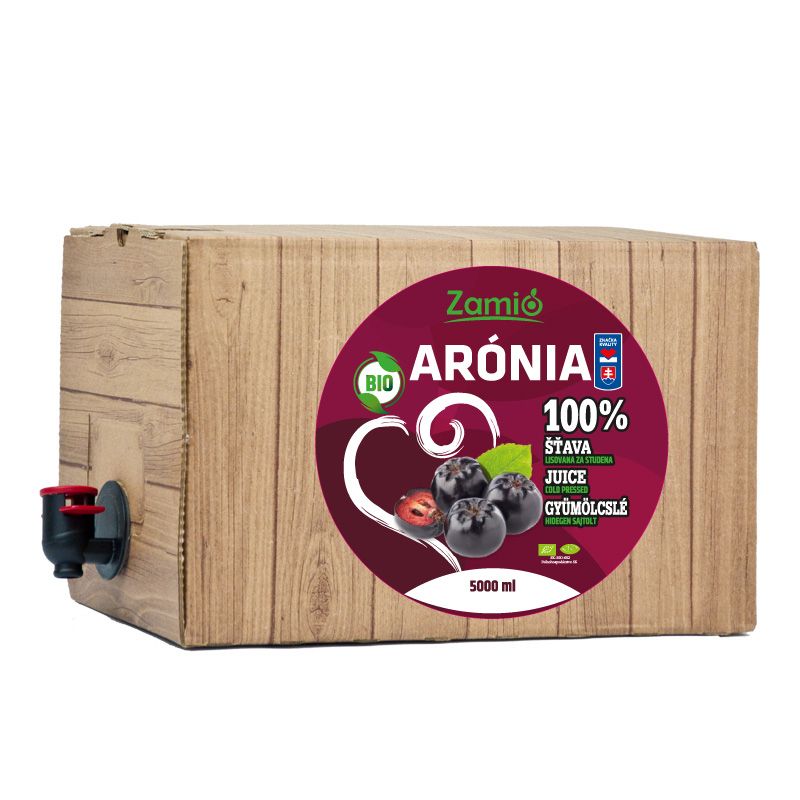 Detailný pohľad na 100% BIO aróniovú šťavu sýtej farby