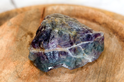 Krystaly fluoritu – fluorit patří mezi těžké minerály