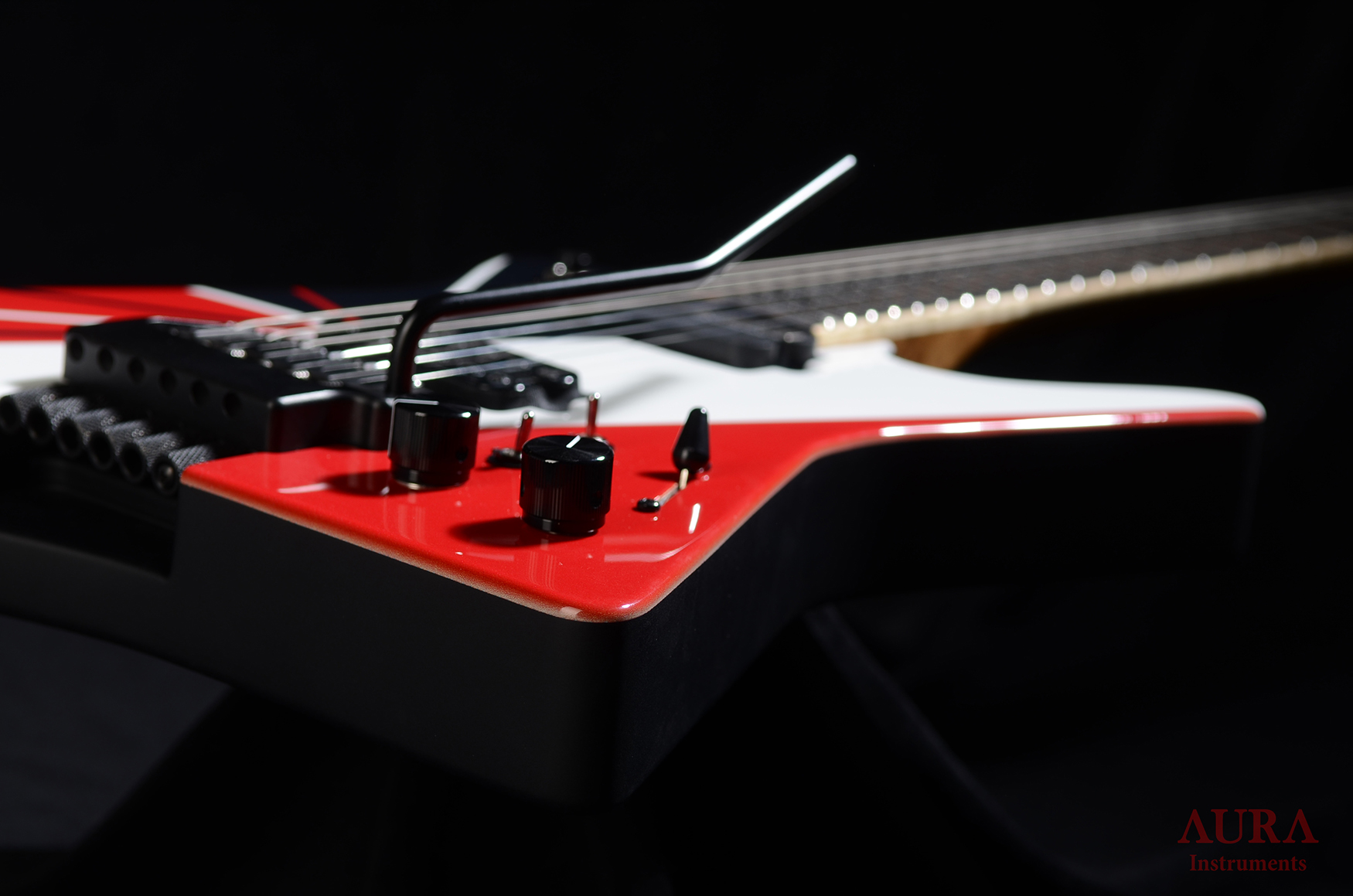 Handmade Aura Headless Explorer Guitar detail 12