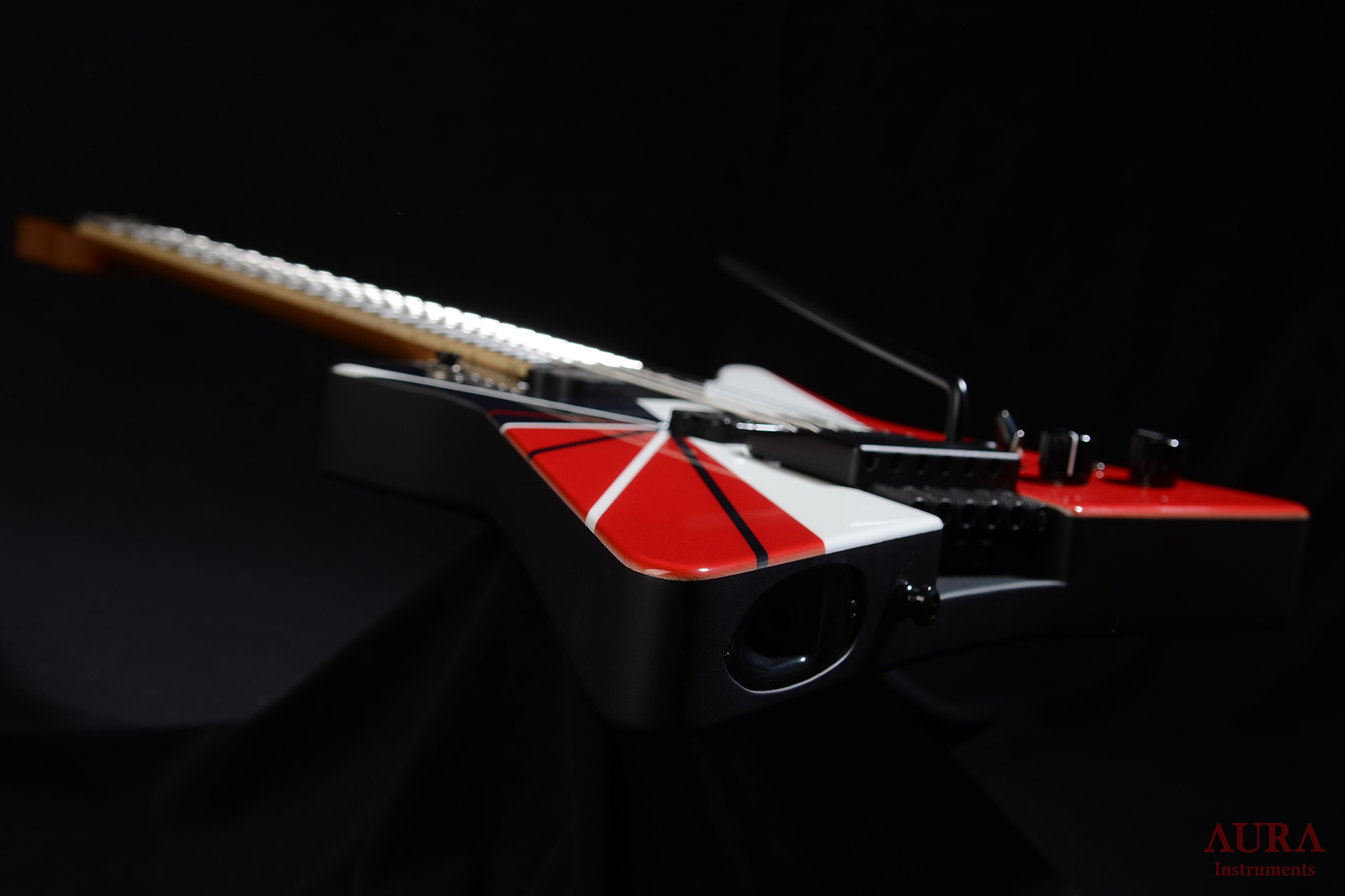 Handmade Aura Headless Explorer Guitar detail 15