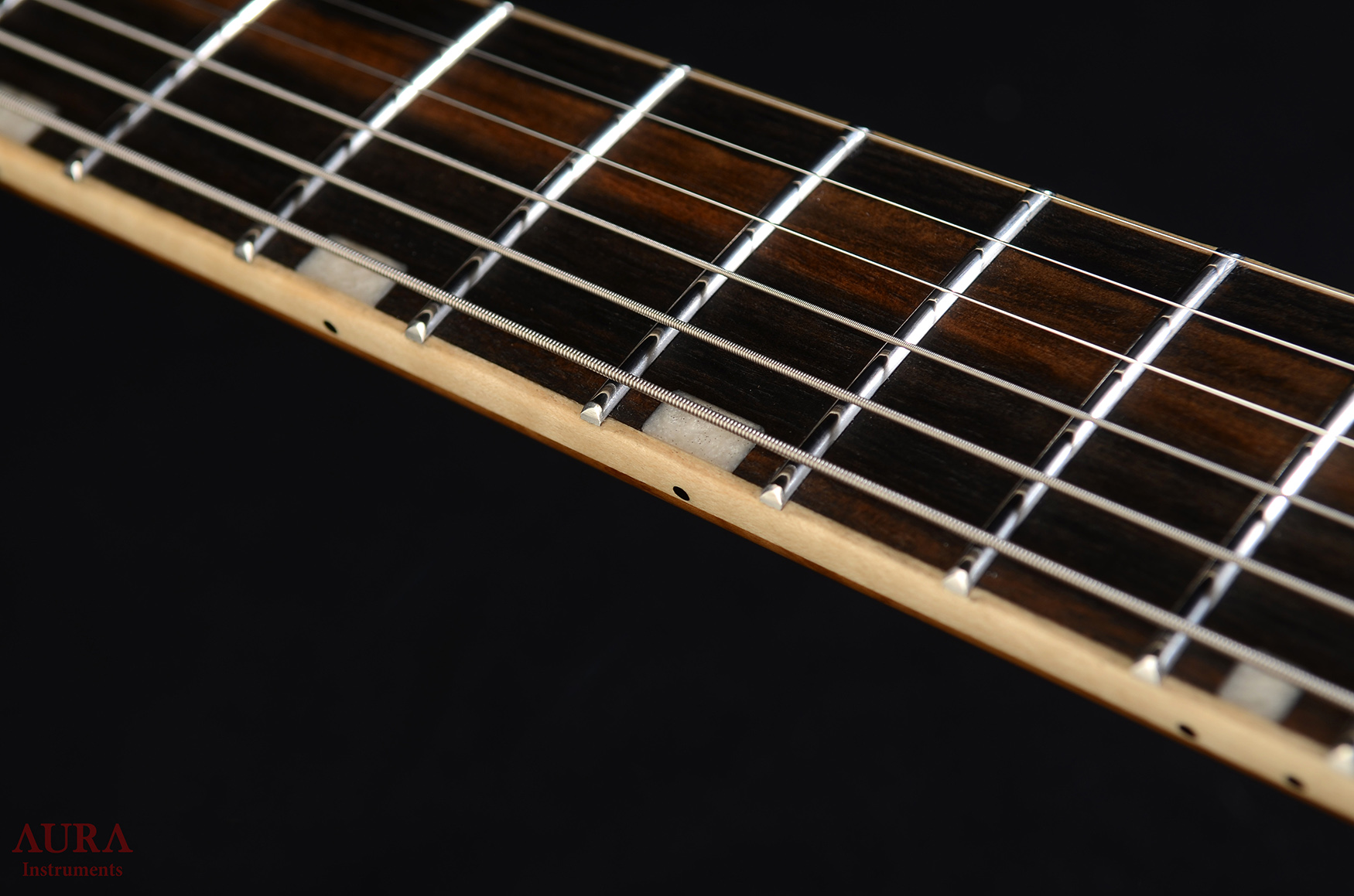 Handmade Aura Headless Explorer Guitar detail 18