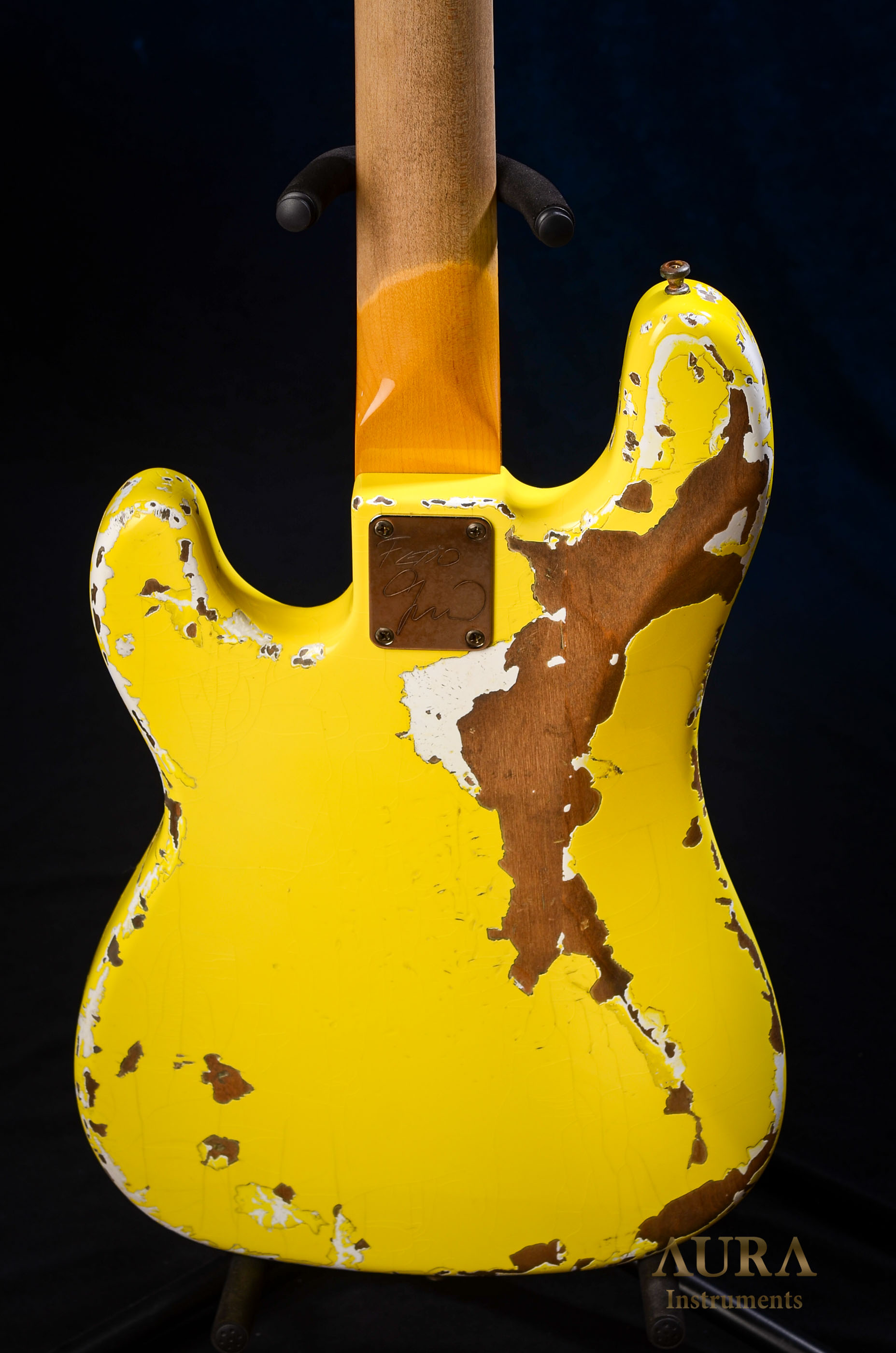 Aura Precision Jazz Bass Heavy Relic detail 4