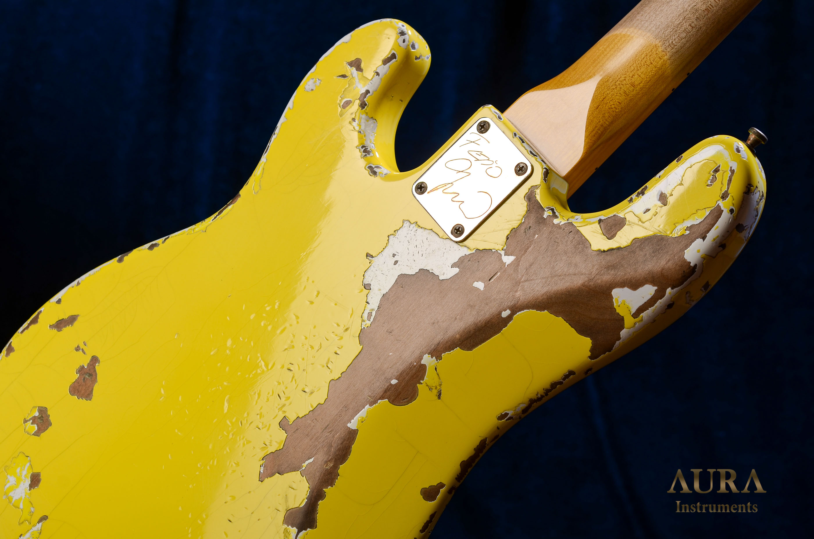 Aura Precision Jazz Bass Heavy Relic detail 5