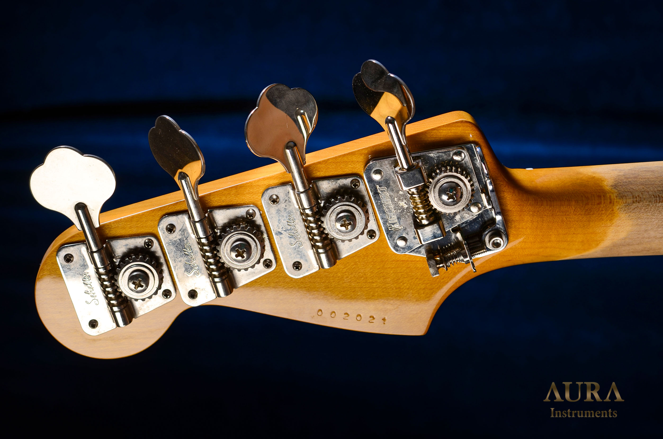 Aura Precision Jazz Bass Heavy Relic detail 7
