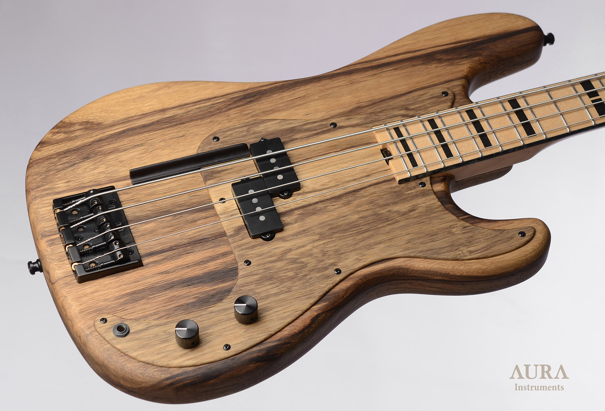 Aura Precision Bass SH detail 2