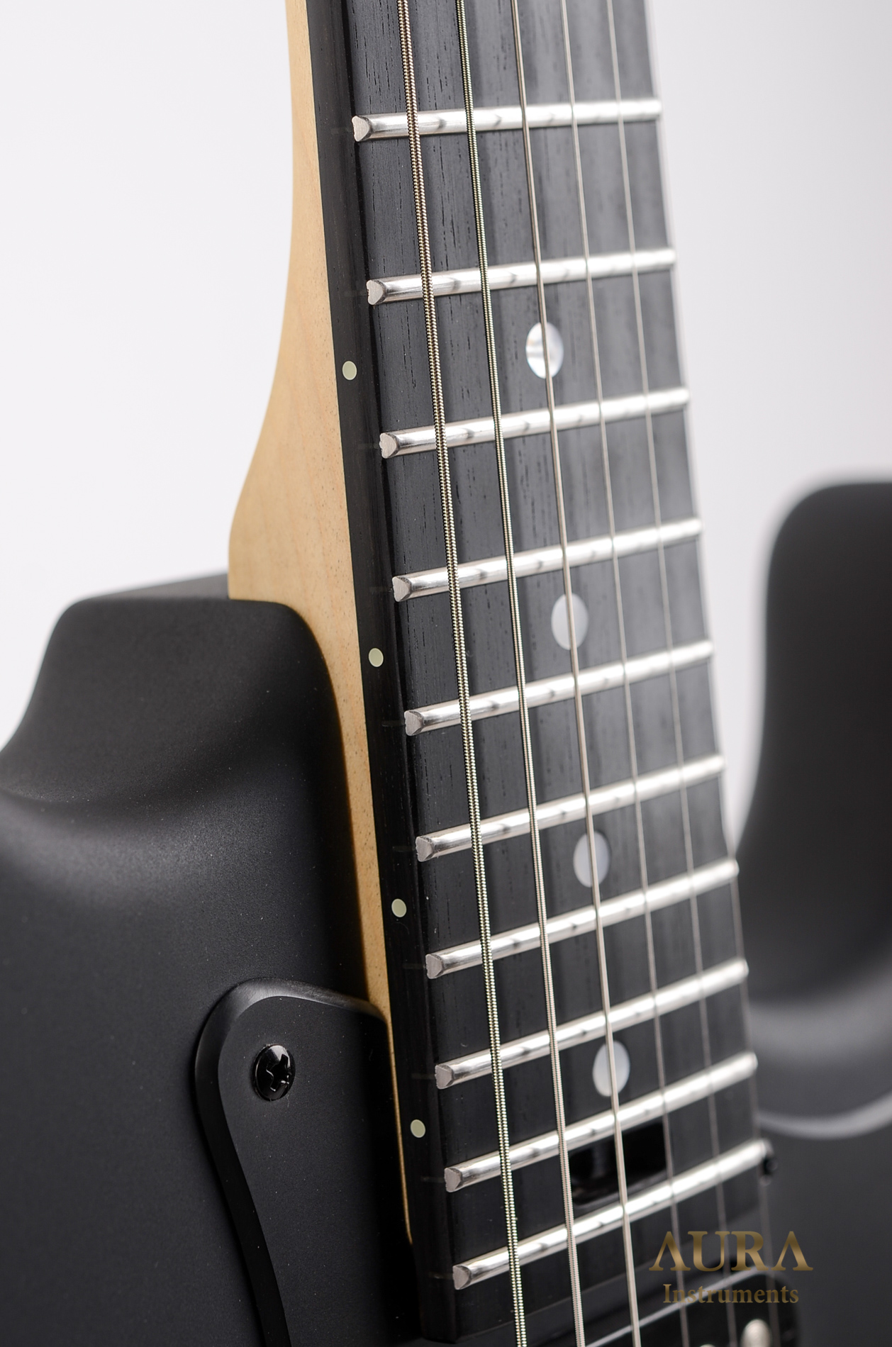 Aura Pure Black Series detail 1