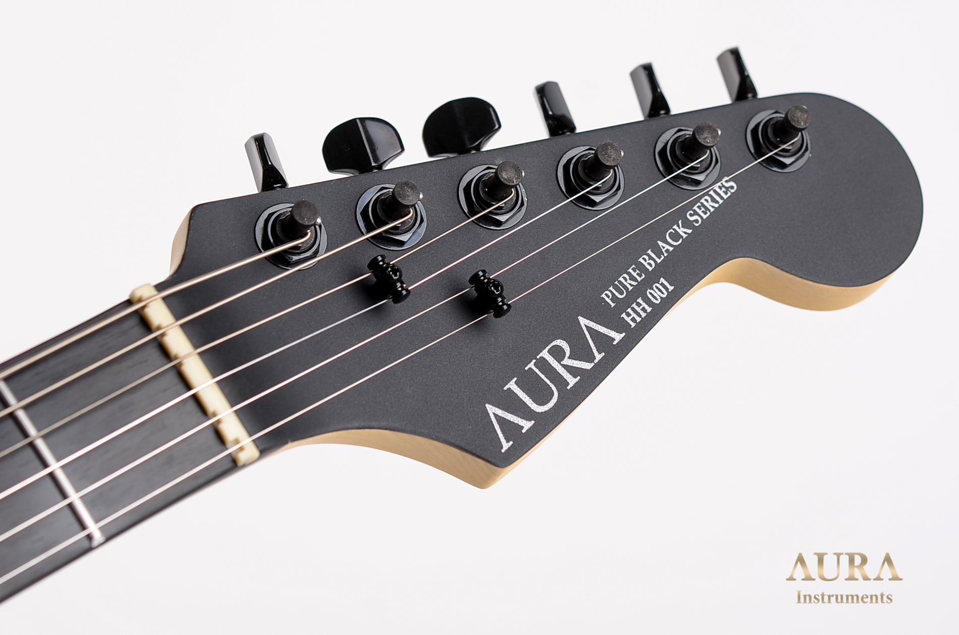 Aura Pure Black Series detail 2