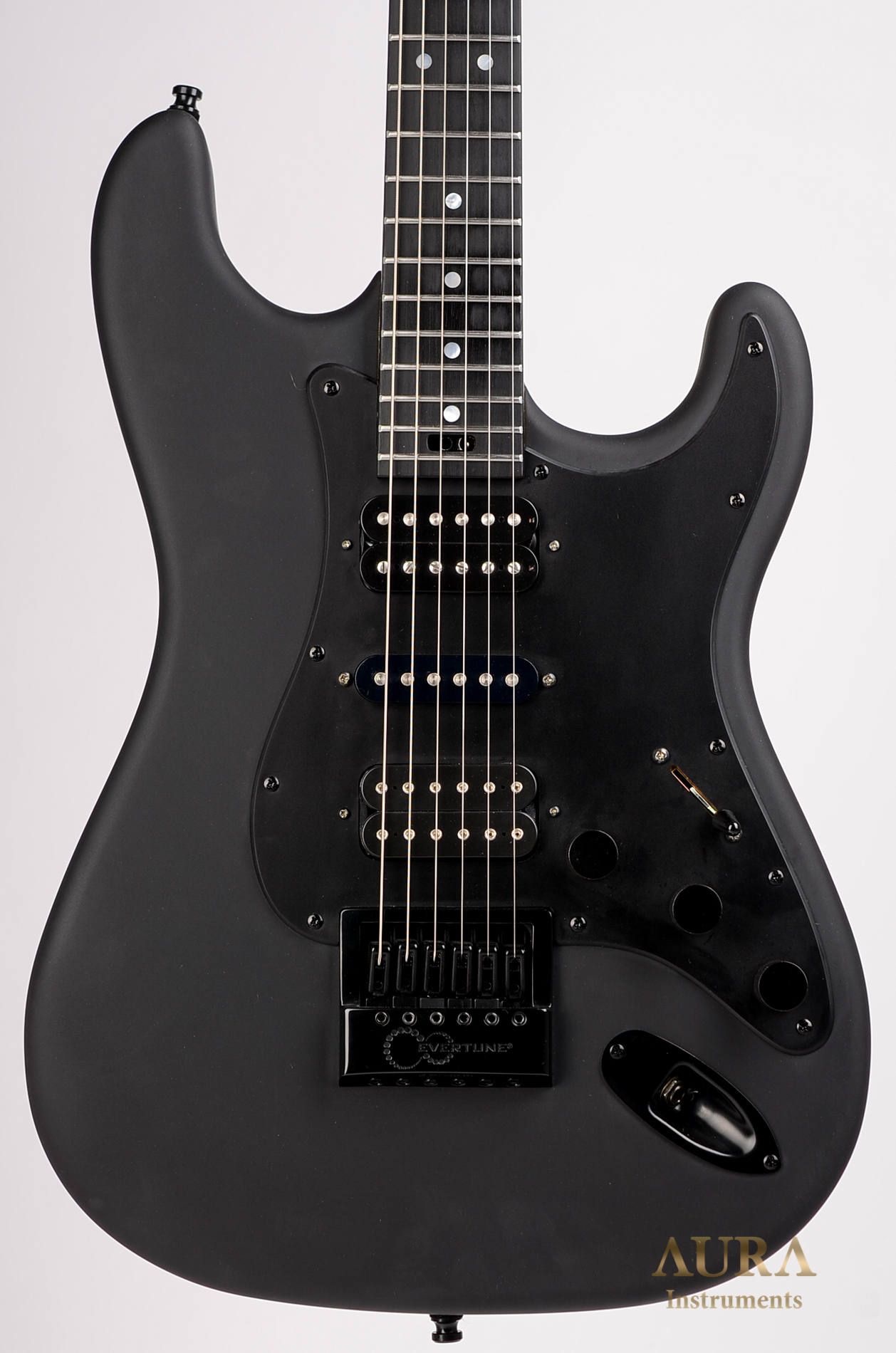 Aura Pure Black Series detail 3